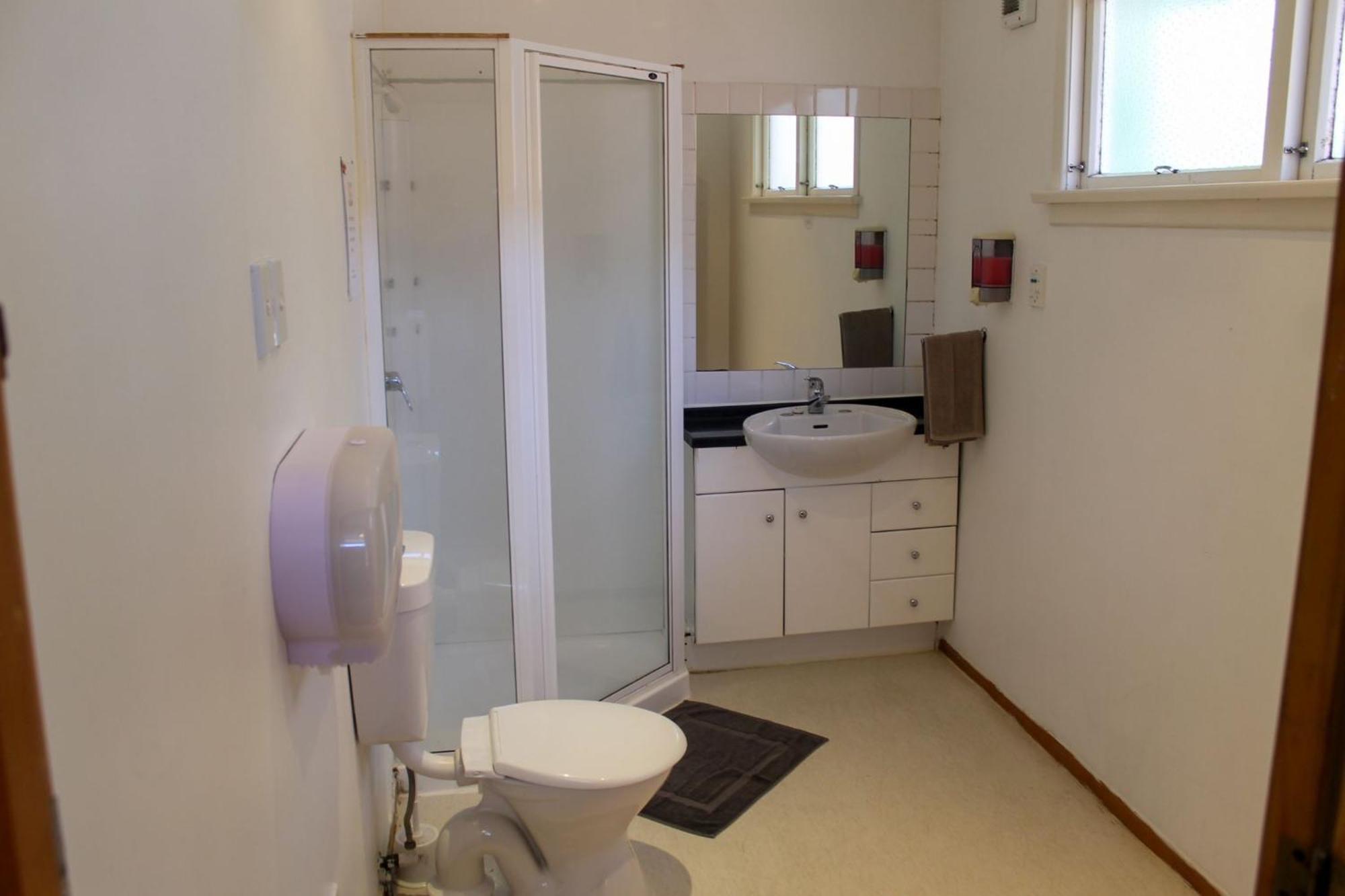 Double Room Private Bathroom,1536837988:JPEG